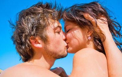 那些甜蜜拥吻的微信头像爱情就是从无水印开始